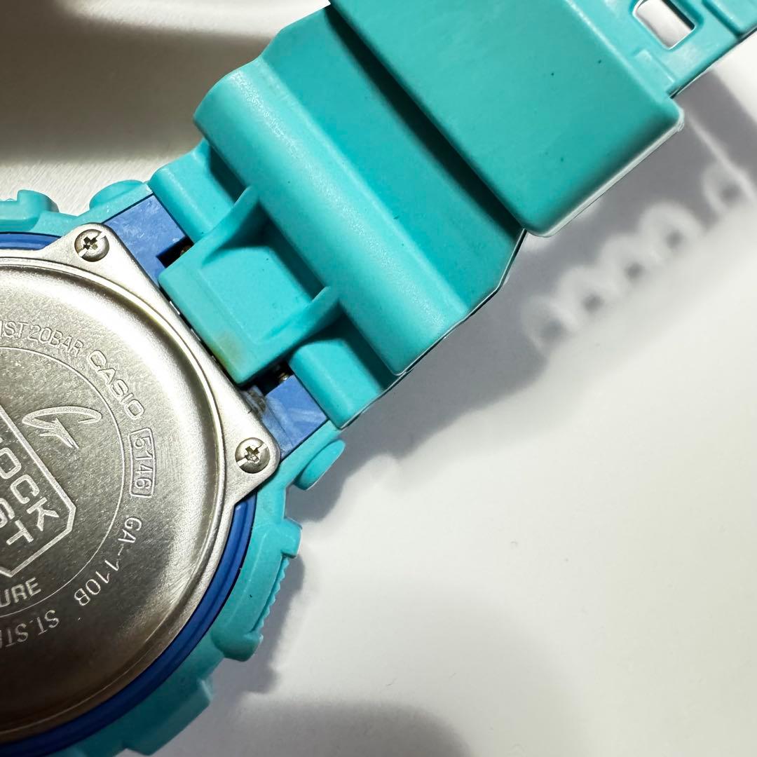 CASIO G-SHOCK 腕時計 GA-110B ハイパーカラー　水色
