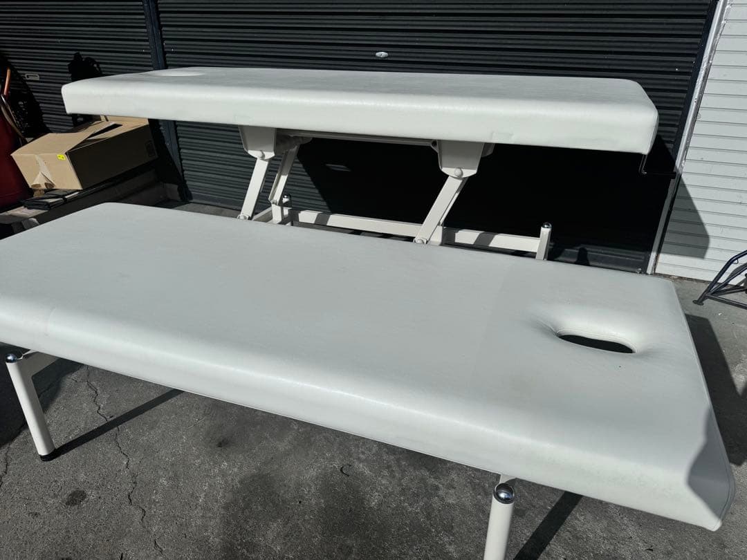 タカダ　マッサージベッド　脱毛　エステ　整体　トリミングテーブルなどにも