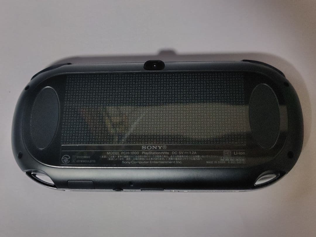 PS Vita PCH-1000　ZA01　ブラック