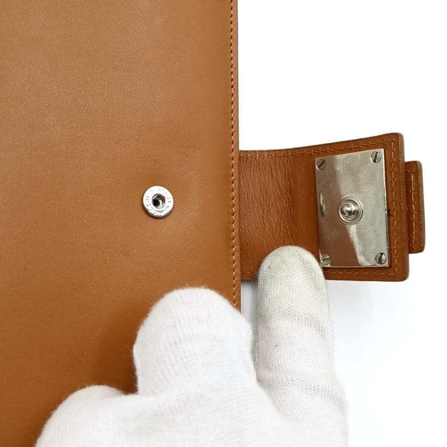 超美品 サルヴァトーレ フェラガモ 長財布 二つ折り ヴァラ 11-250983