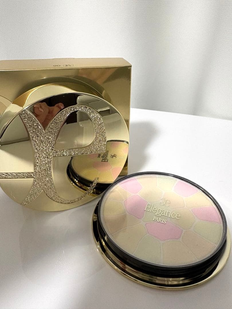 オススメ！エレガンスラプードルオートニュアンスリクスィーズVI 27g パフ付き