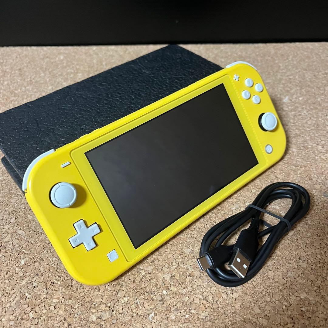 Nintendo switch ライト／イエロー 充電ケーブル（社外）２台