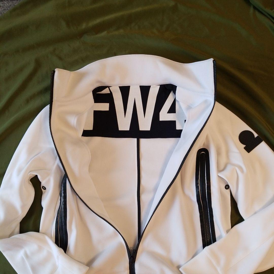 TFW49ジップアッププルオーバー　新品タグ付き