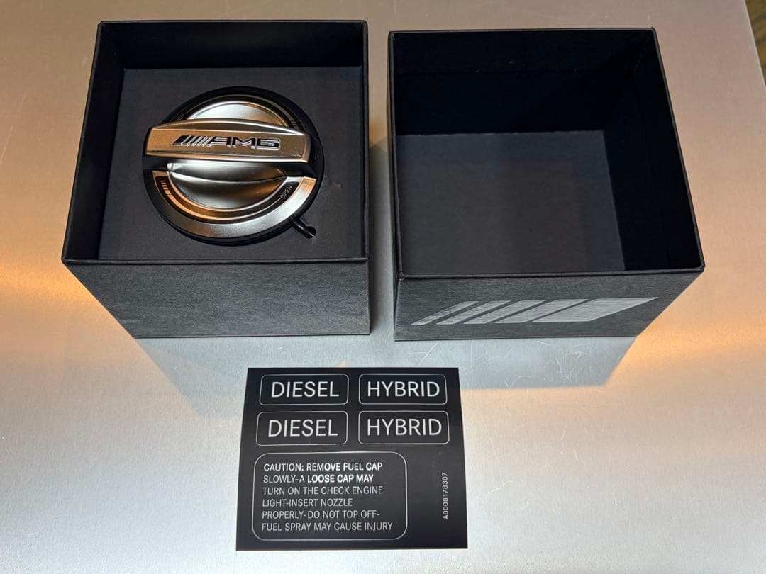 メルセデスベンツ　AMG フューエルキャップ