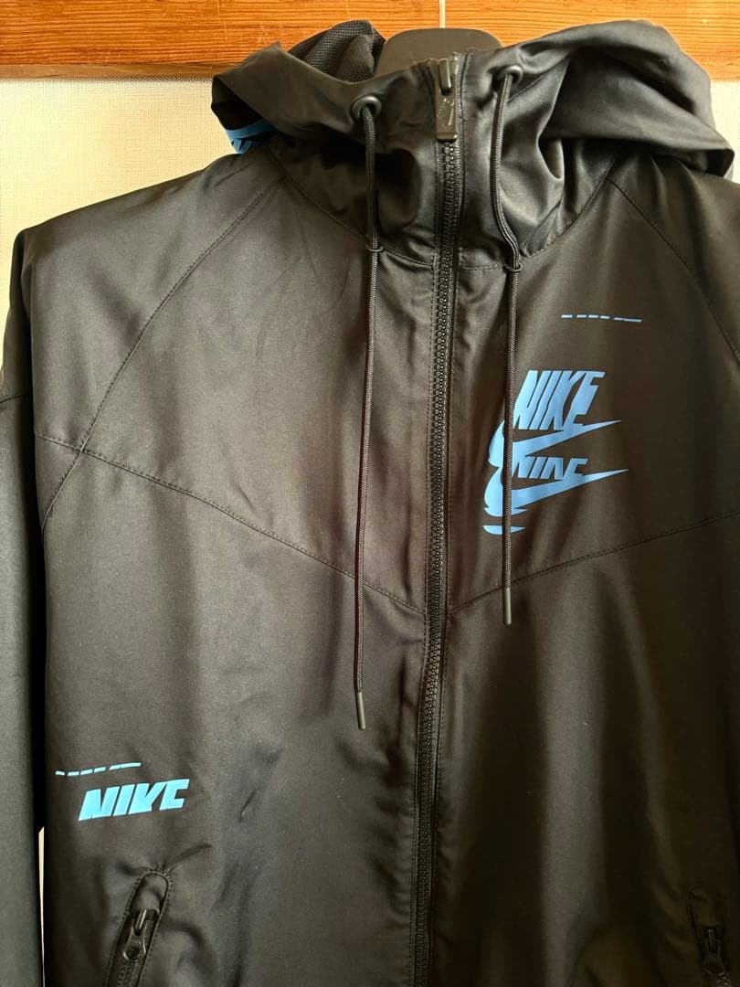 新品　NIKE ナイロンパーカー　ナイロンジャケット　ウィンドブレーカー　ナイキ