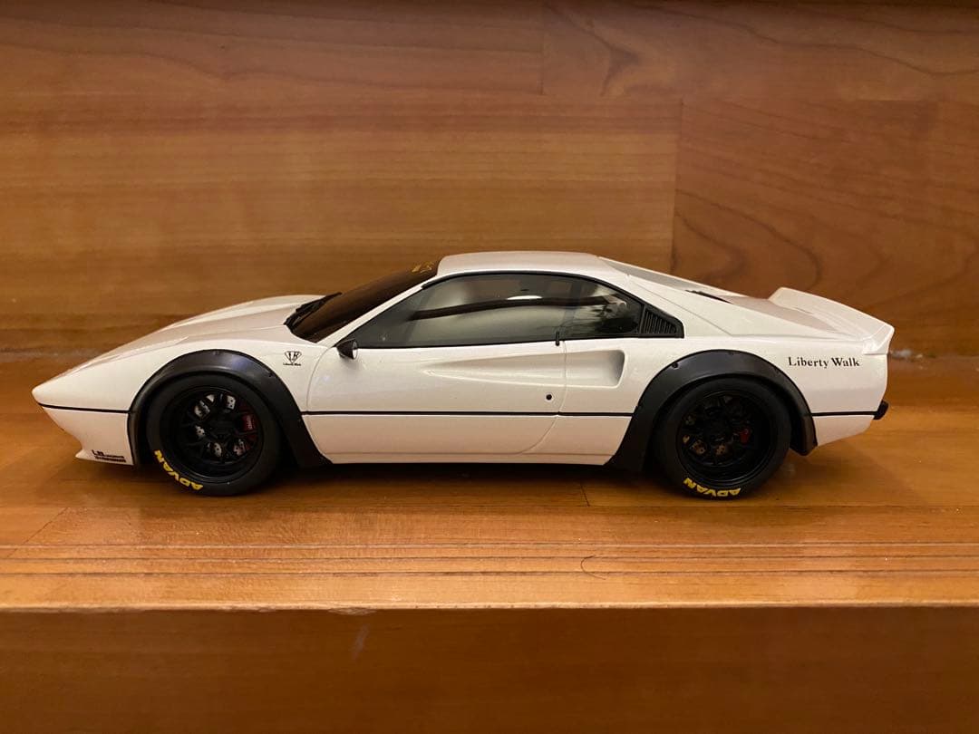 GTスピリットFerrari 308 GTB 1/18