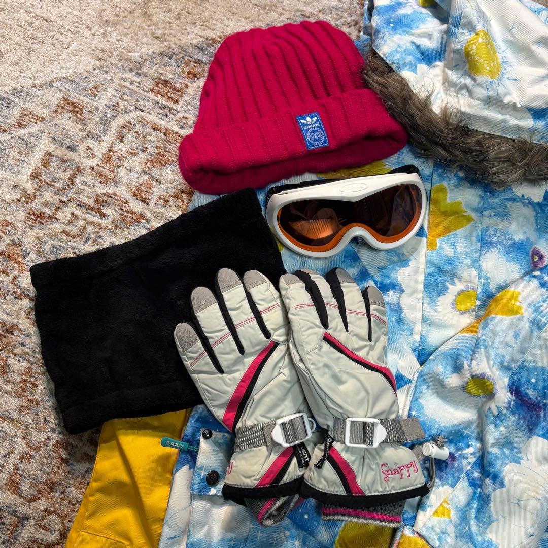 送料込【即滑走OK！】スノーウェア上下　ゴーグル　手袋　ネックウォーマー