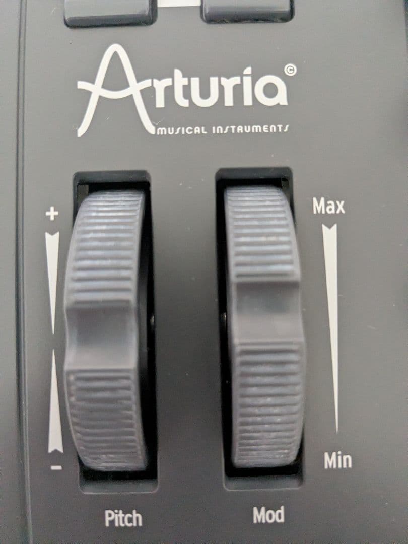 Arturia MicroBrute アナログシンセサイザー マイクロブルート