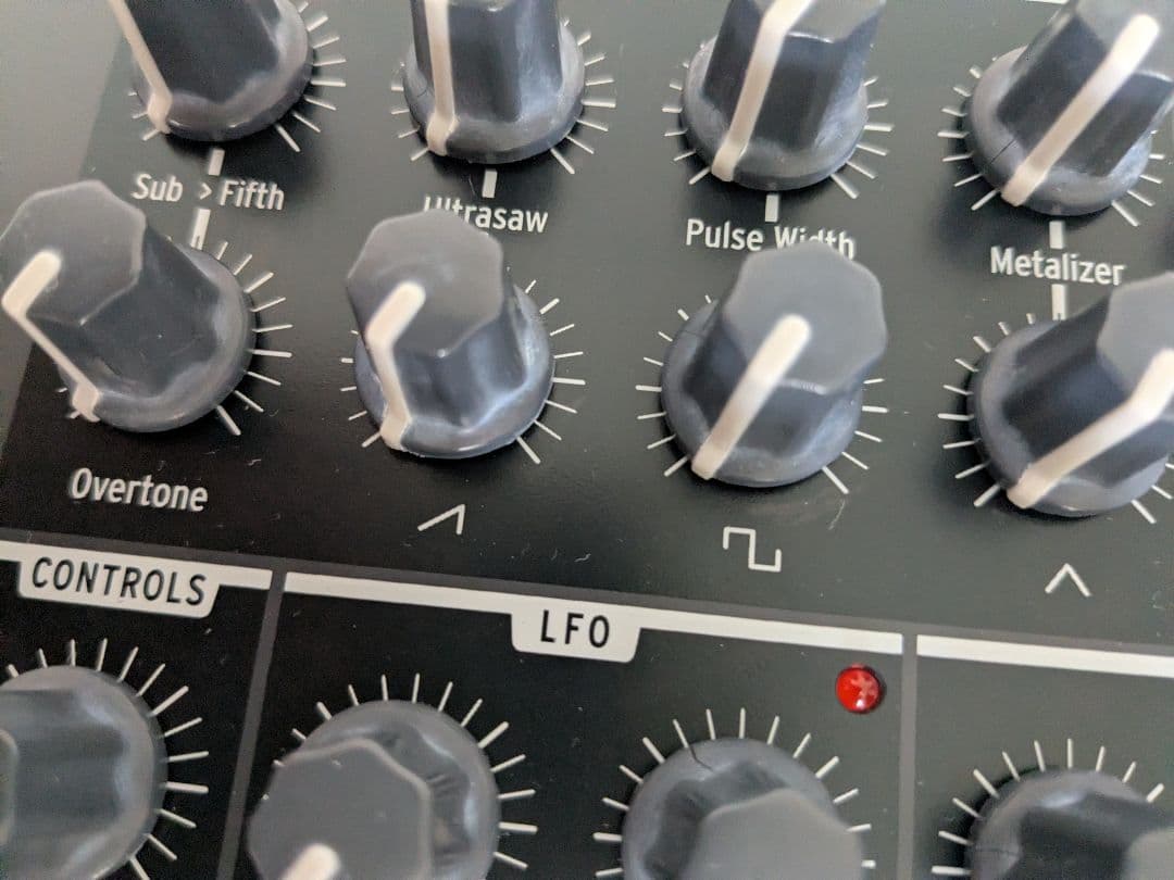 Arturia MicroBrute アナログシンセサイザー マイクロブルート