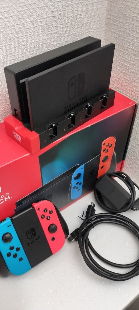 Nintendo Switch 青・赤 本体 ＋　付属品付き