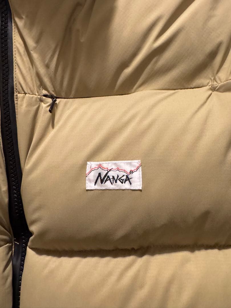 NANGAホワイトレーベル　ダウンベスト