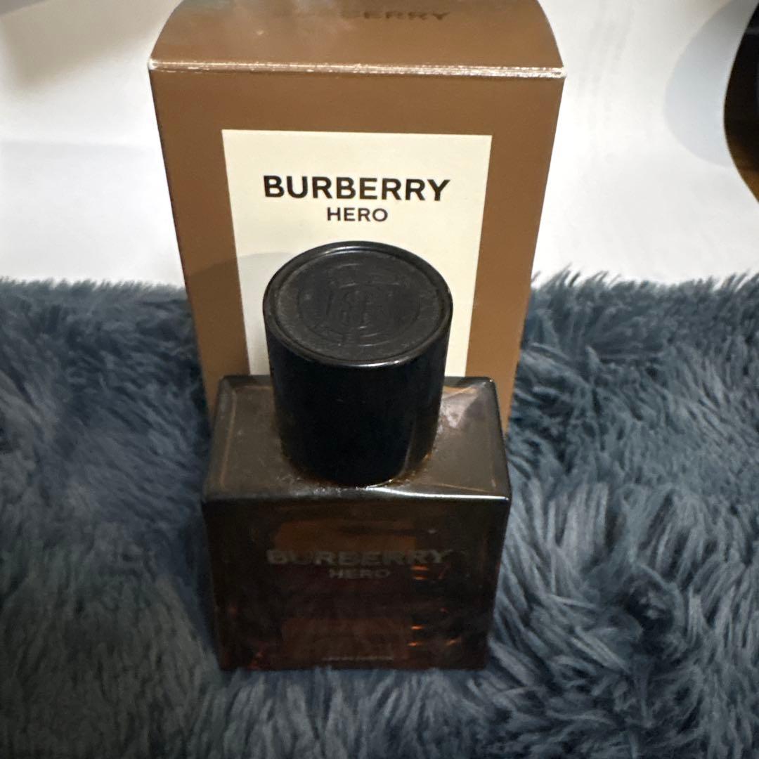 BURBERRY HERO 30mはあります。 箱付き。値下げあり。