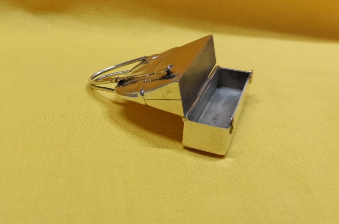 エルメスSV925　　ポリードバックモチーフ　ピルケース　袋リボン付