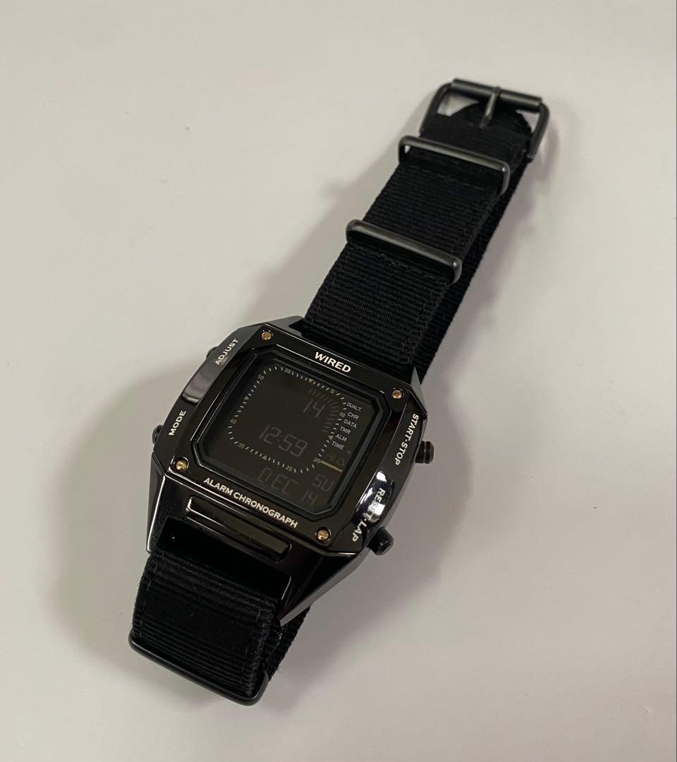黒x黒　デジボーグ復刻　セイコーWIREDソリディティ　ステンレスベルト