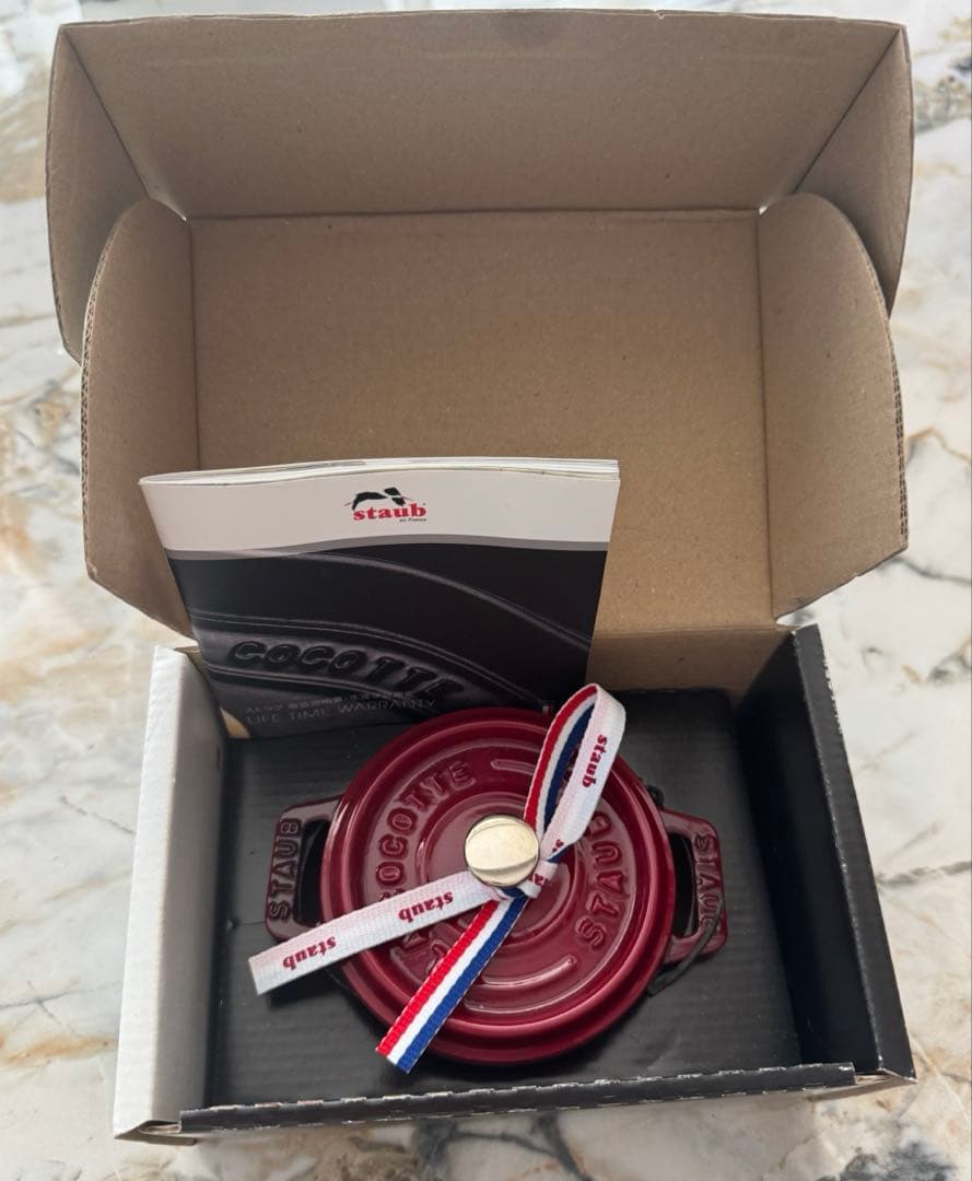 新品・未使用　ボルドー　ストウブ ピコ・ココット 10 cm 赤　レッド