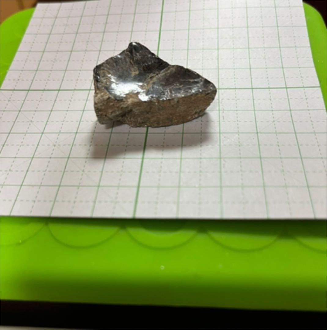 ラジウム鉱石　ユークセン石　22g