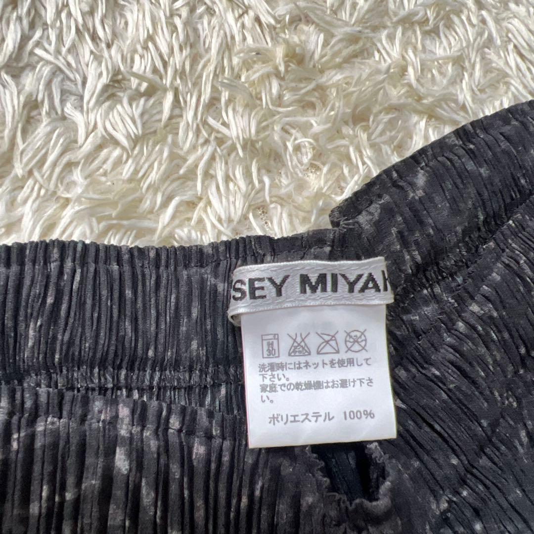 美品 イッセイミヤケ ISSEY MIYAKE プリーツ パンツ サイズ2
