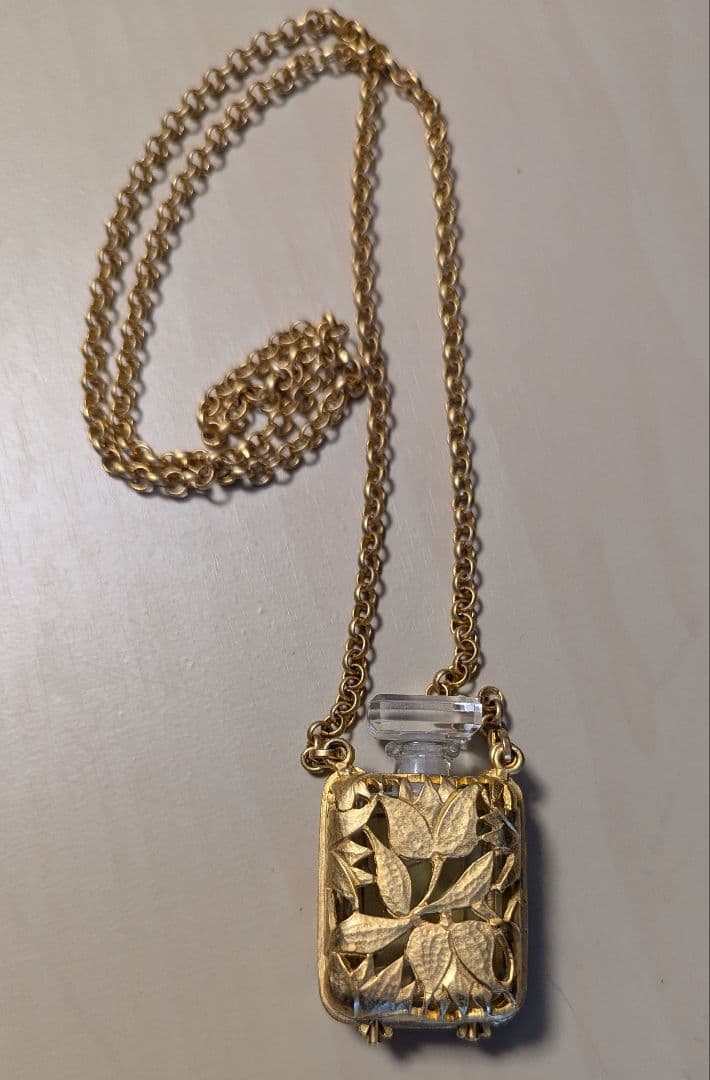 CHANEL　香水　ボトル　ネックレス　シャネル　No.19 ヴィンテージ