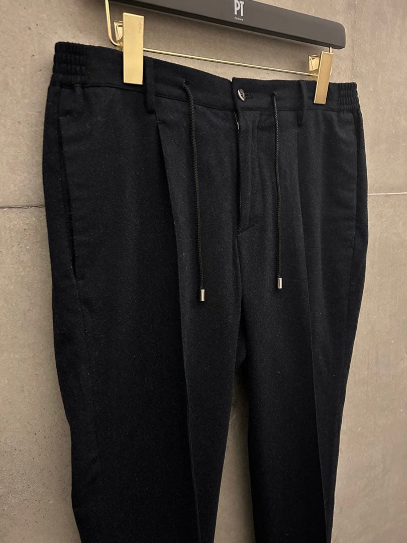 ニ*ス様 ジャブスアルキヴィオ　マサッチョ　ワンプリーツ　センタークリース