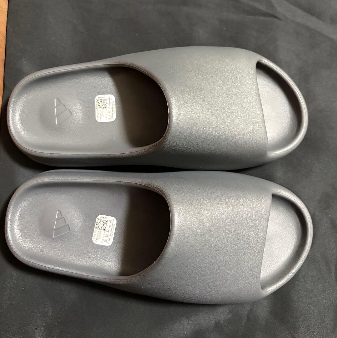 新品未使用 adidas YEEZY Slide \"Slate Grey\"