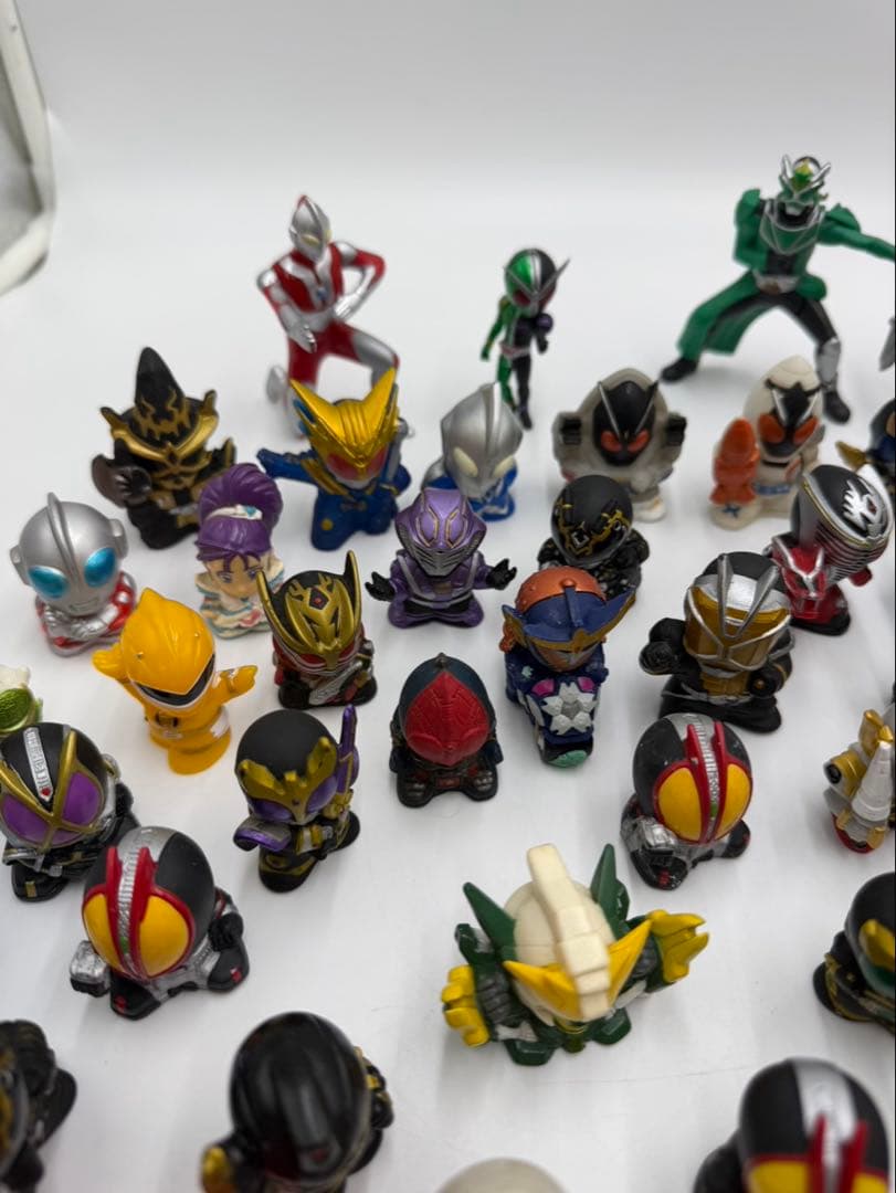 仮面ライダー　ウルトラマン　プリキュアなど　指人形　フィギュア　色々　大量