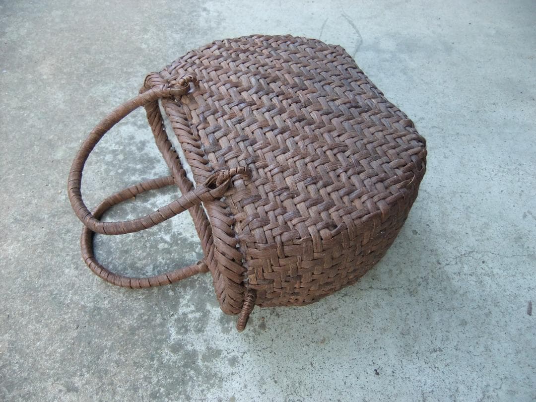 山葡萄かご　丸型小型　２way ( 手提げかご・ショルダーかご )