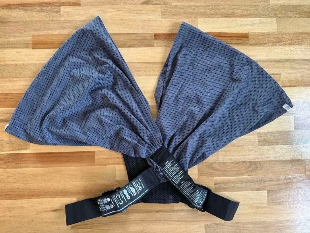 ベビービョルンハーモニー抱っこ紐とスモルビ抱っこ紐