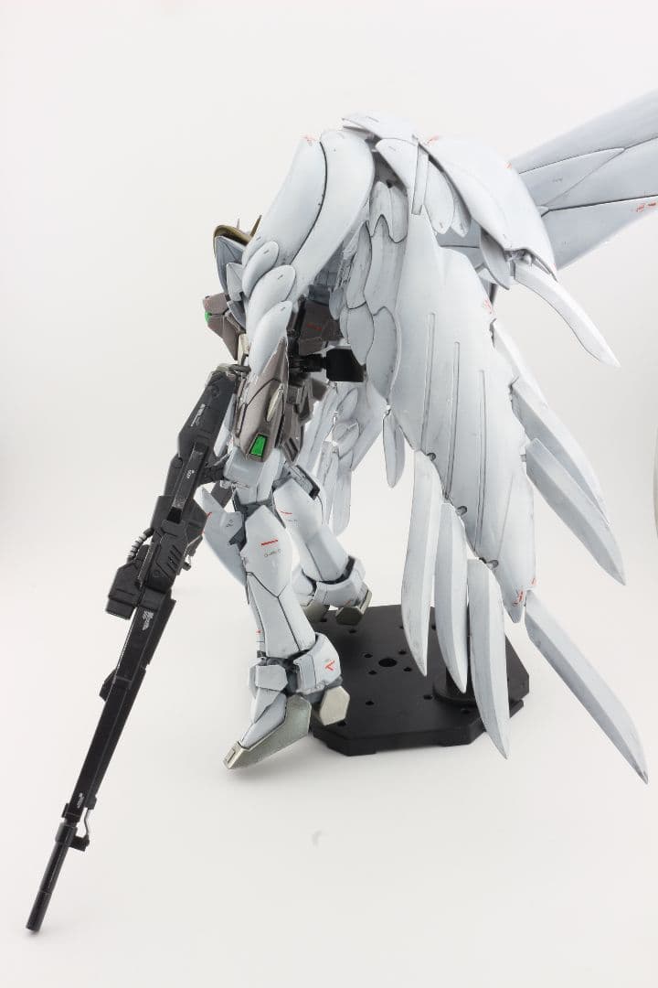 MGウイングガンダムゼロEW塗装済み　完成品
