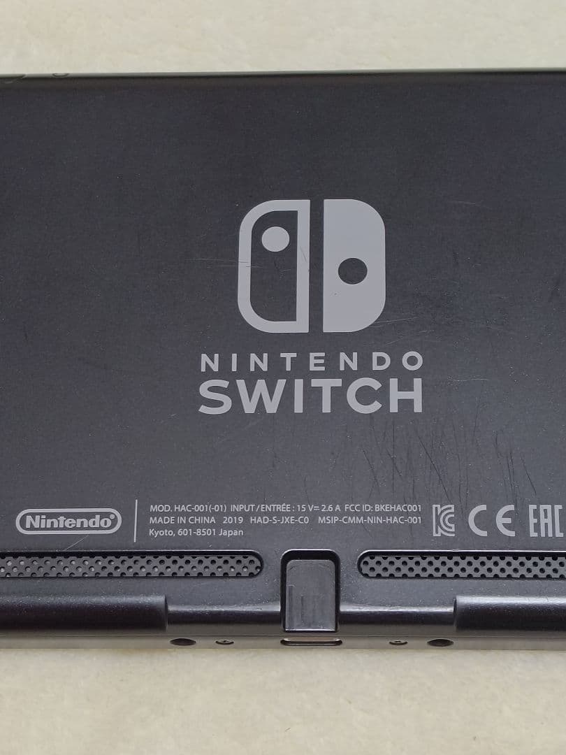 Nintendo Switch 本体【片方のコントローラーに不具合有り】