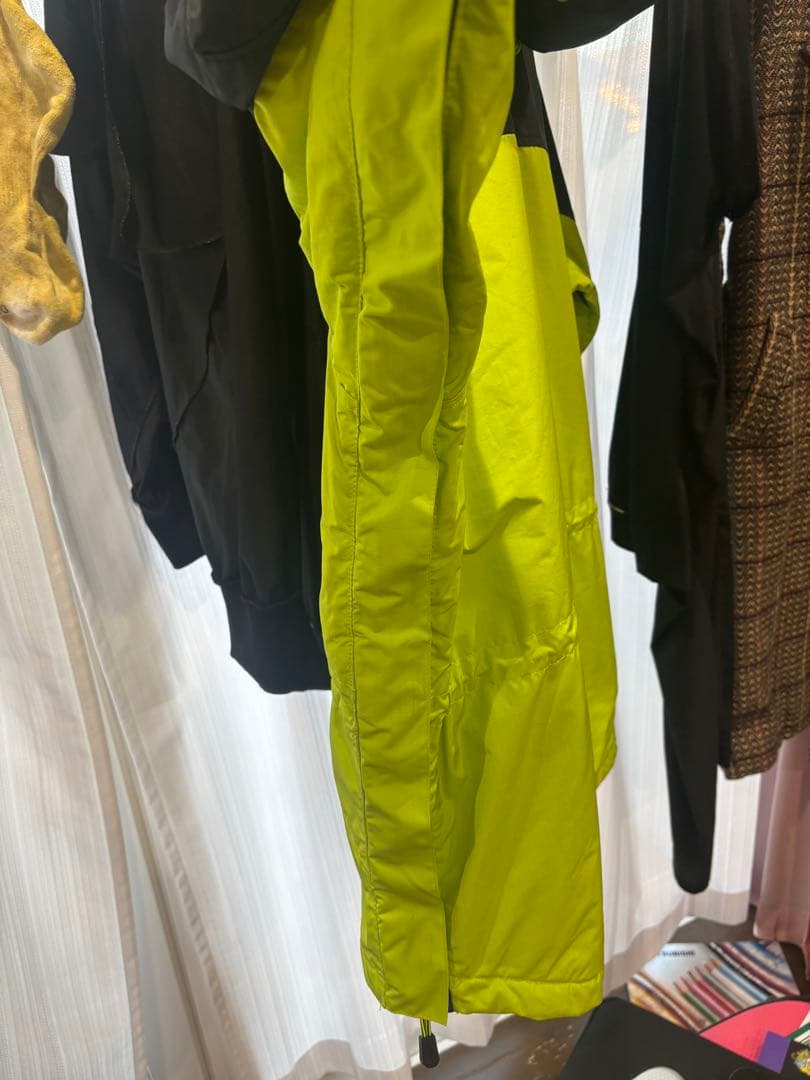 NIKE ナイキ　acg アウター　未使用にた近い　L