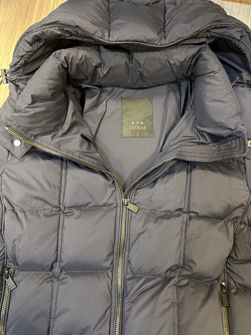 【美品】TATRAS タトラス ナイロン ダウンジャケット