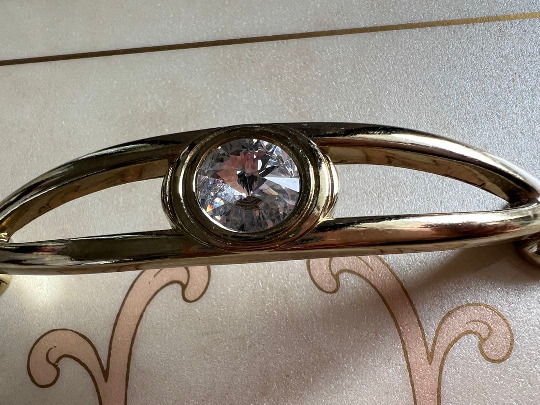 イタリア製　サルタレッリ　 フローレンス　アイボリーの装飾的　３段チェスト