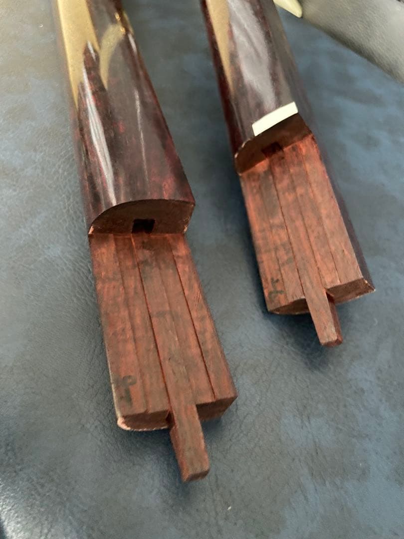 三味線 紅木 二本溝 子持綾杉胴　糸巻天然素材　皮破れなし