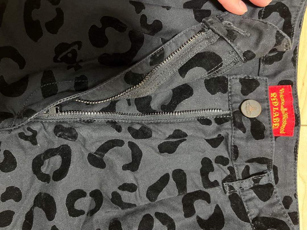 vivienne westwood レオパ　黒　ショートパンツ