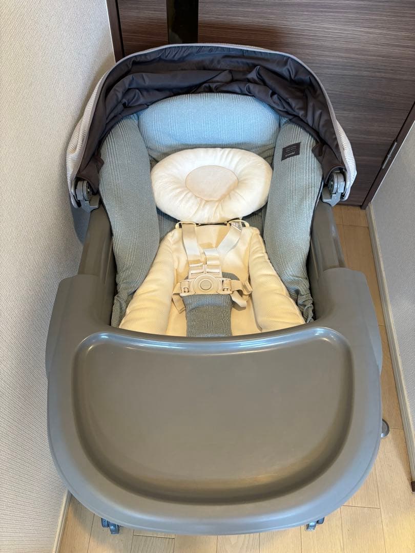 【ぽんちょ】コンビ　combi 電動ハイローチェア　ネムリラ