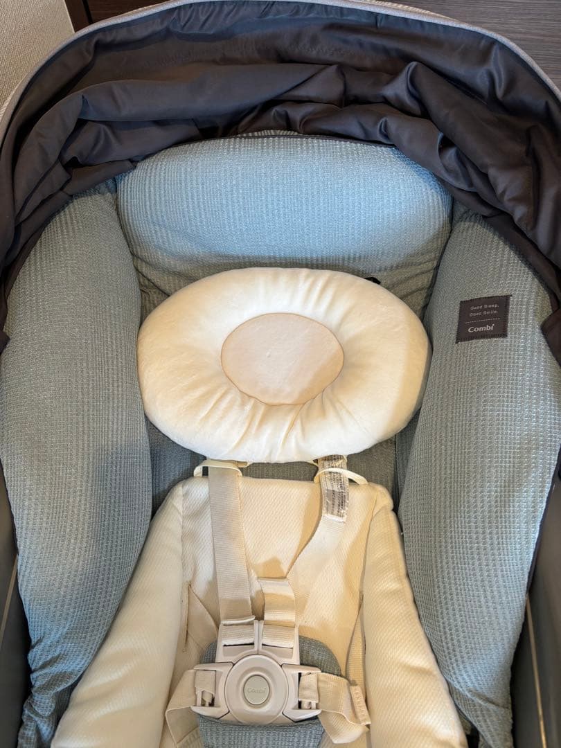 【ぽんちょ】コンビ　combi 電動ハイローチェア　ネムリラ