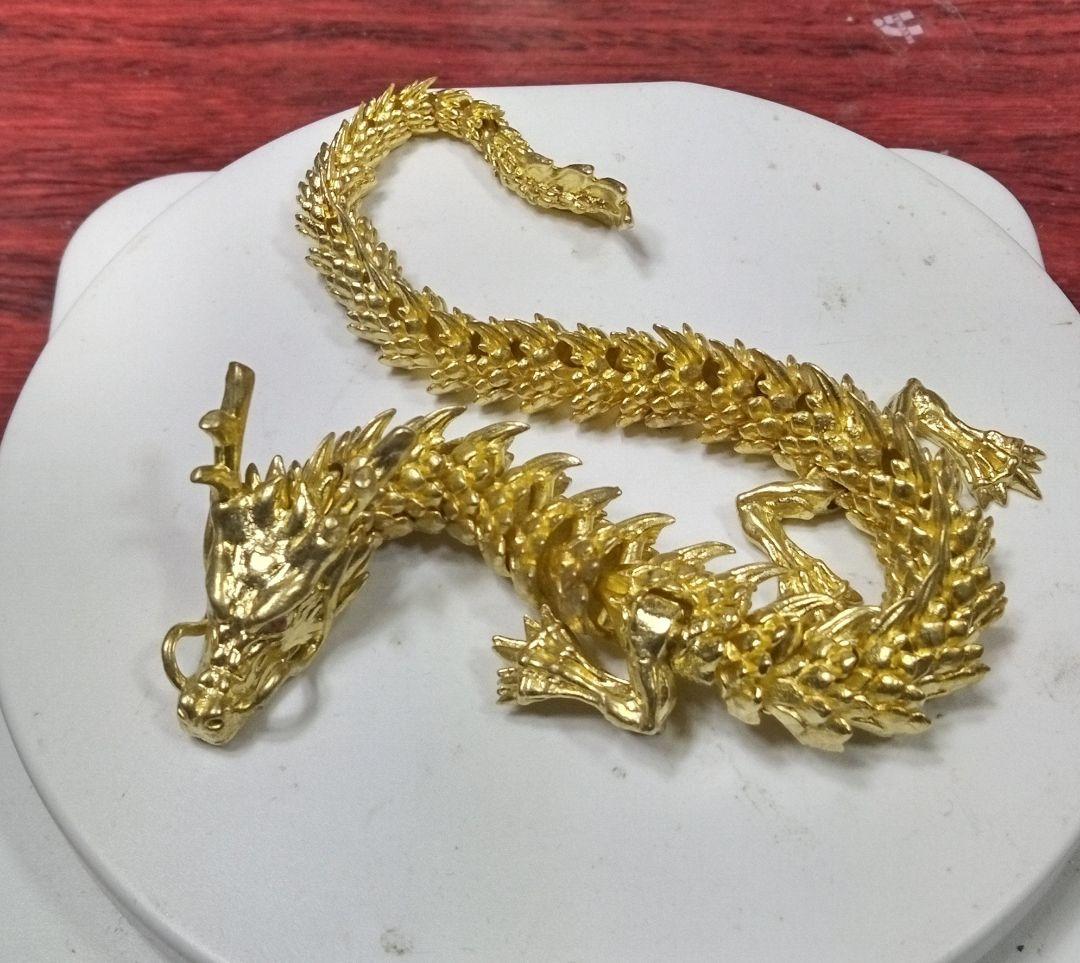 金龍ドラゴン開運金運縁起もの可動立体造形 、チエン仕様動く、 立派なケース付き