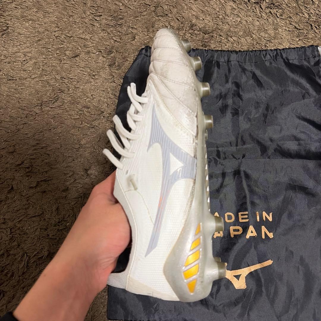 ミズノ モレリアNEO3 シャイニングカラー