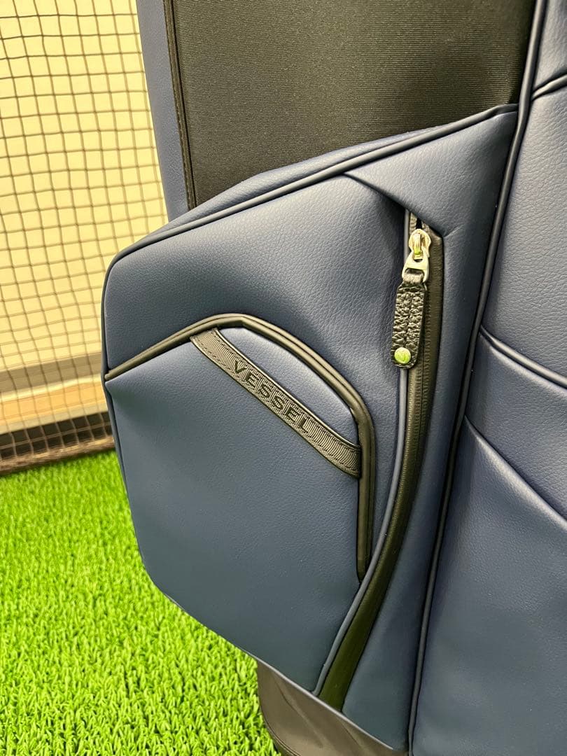 新品 ベゼル プレイヤー4.0 プロスタンドキャディバッグ