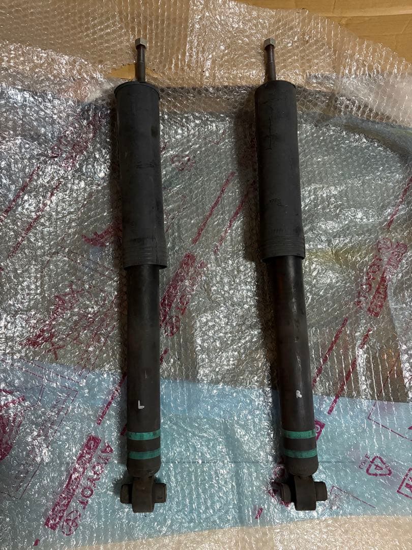 30プリウス後期純正サスペンション一台分