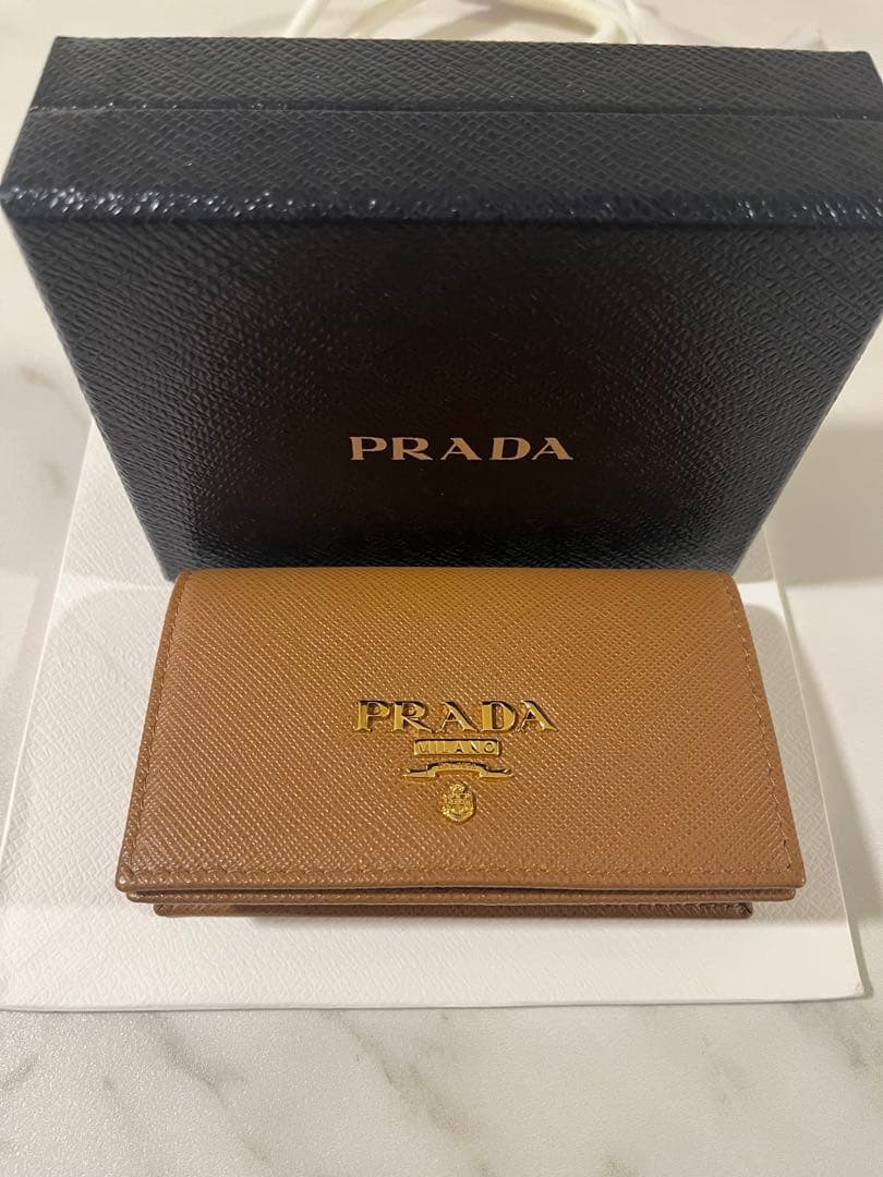 【新品未使用品】PRADA サフィアーノ　名刺入れ　カードケース