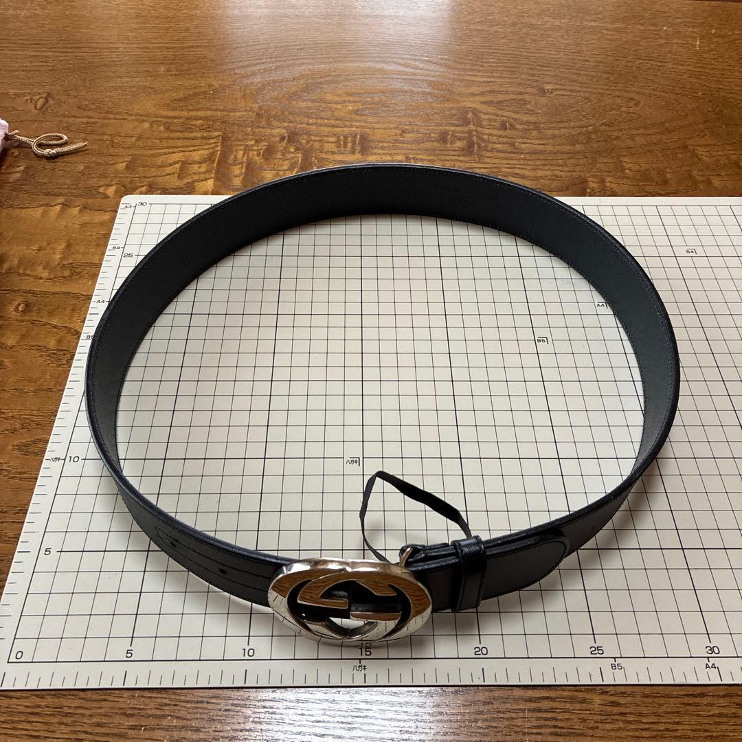 GUCCI ブラックレザーベルト ダブルGロゴ