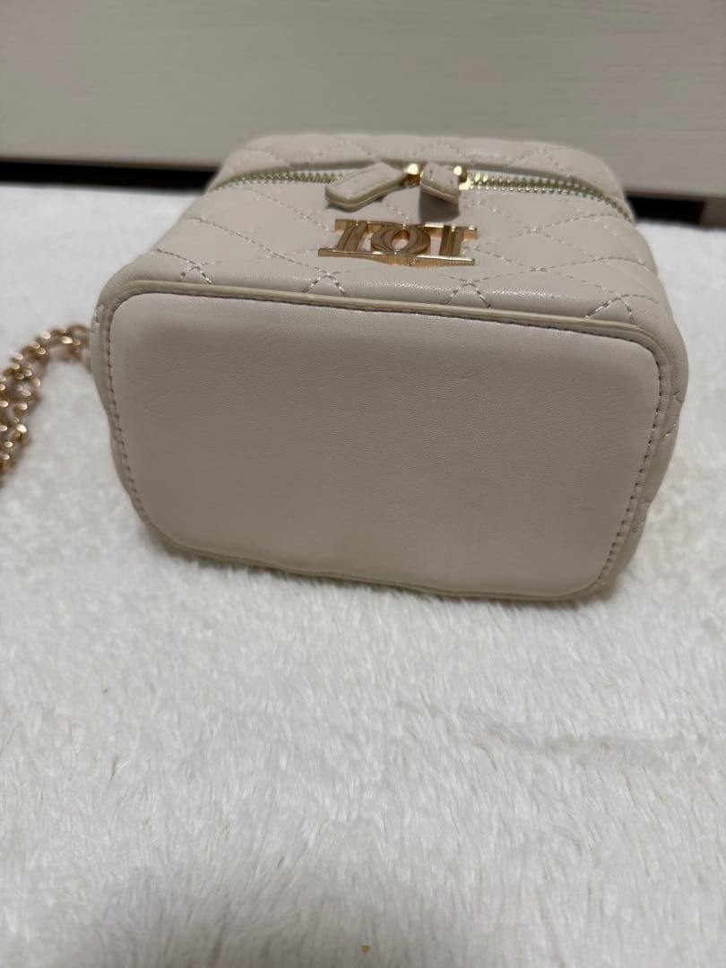 Darich ダーリッチ キルティングスクエアミニバッグ アイボリー