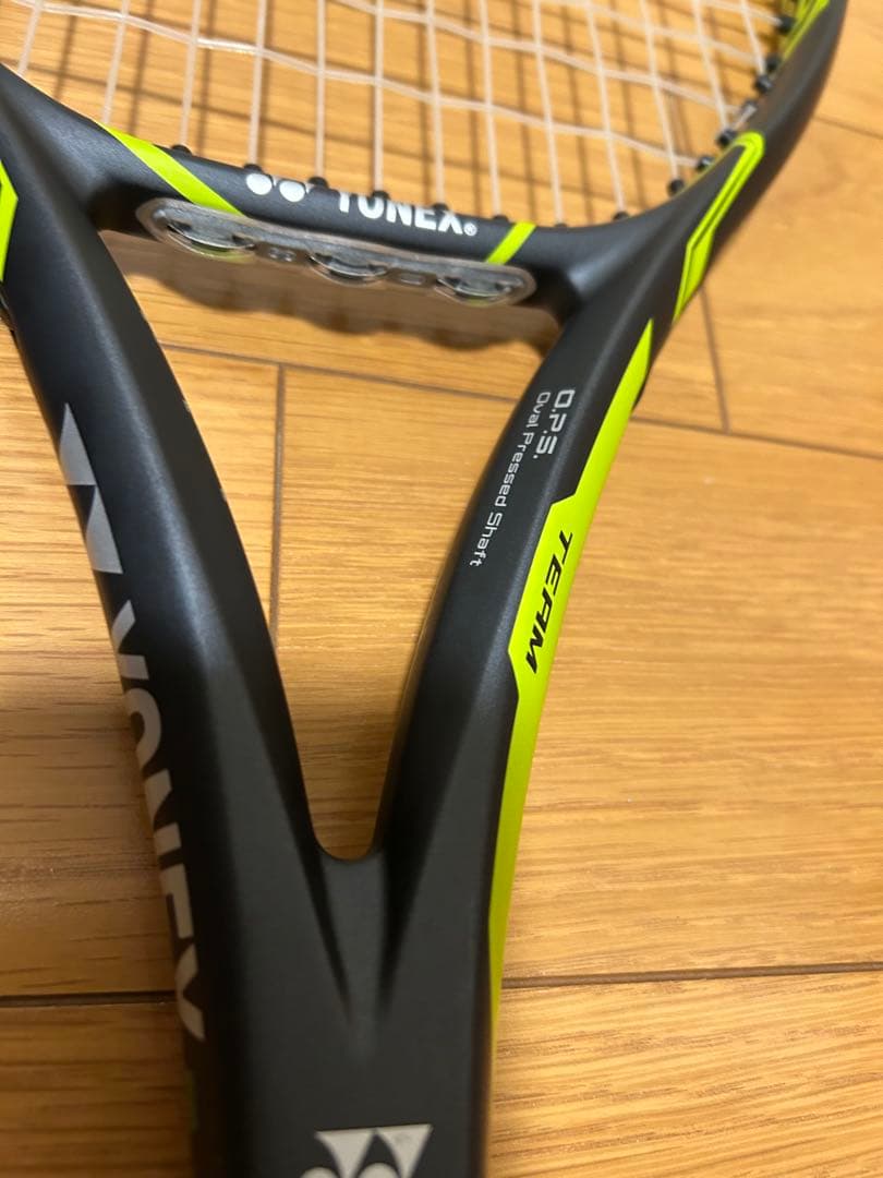 ヨネックス硬式用テニスラケット Eゾーンチーム 22EZTMXG-500 G2