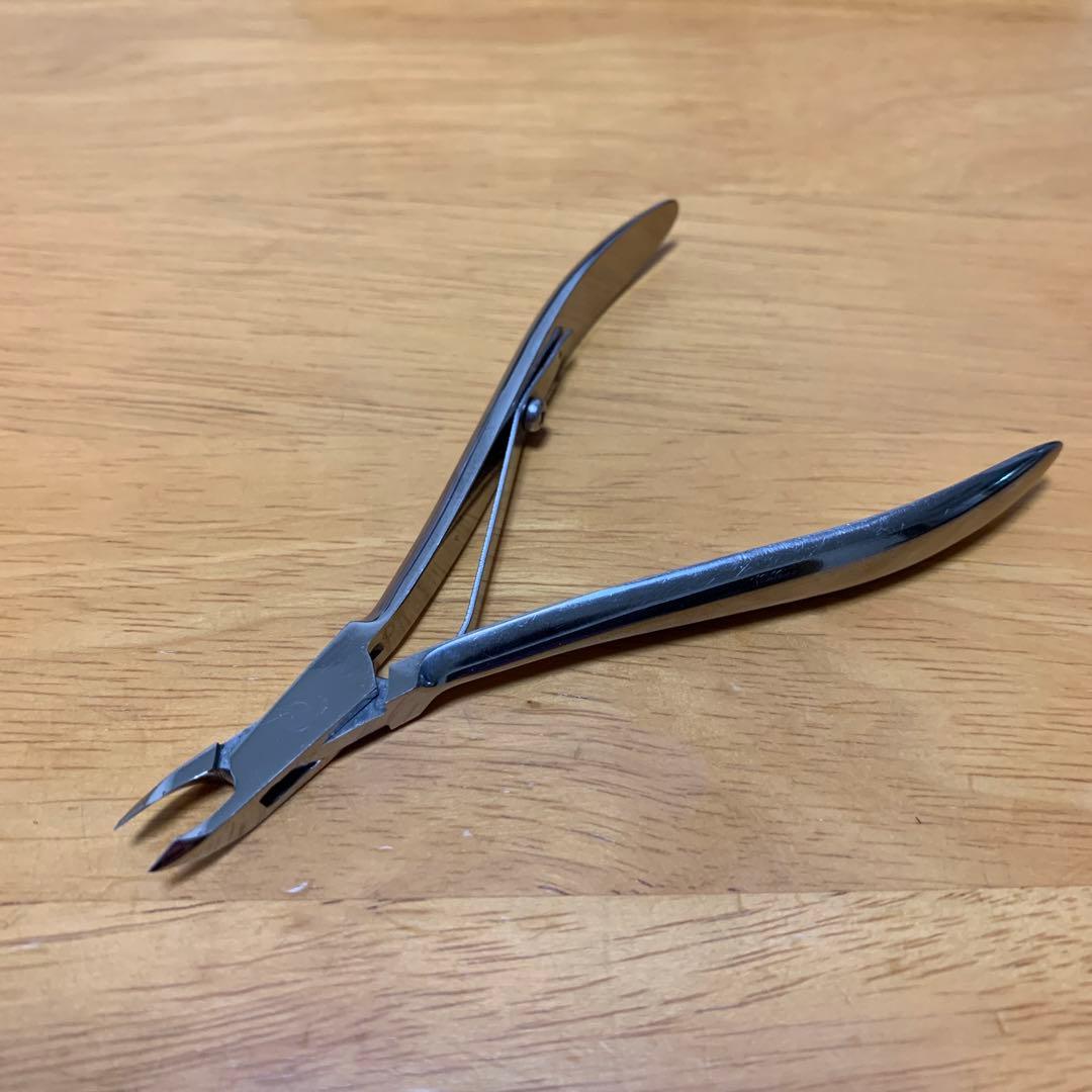 ✨ 【美品】キューティクルニッパー　光　4mm