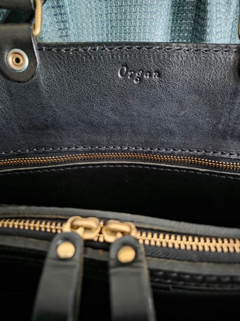 ヘルツ オルガン ドイツホックのビジネスバッグ 〈現品販売品 〉