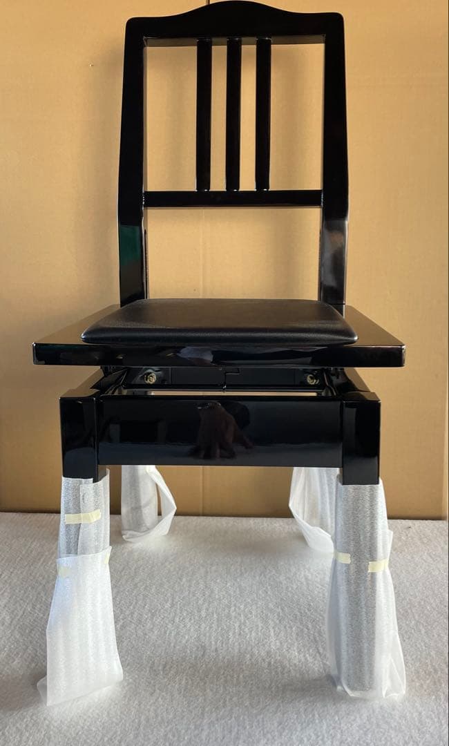 [未使用ピアノ椅子]トムソン椅子鏡面塗装 トムソン椅子　2025年モデルです。