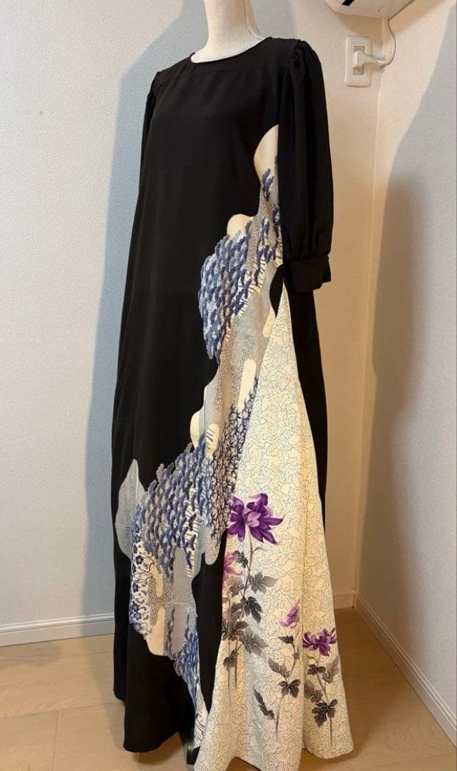 《150cm／LL〜3L》黒留袖リメイクワンピース ― 青藤と紫花の静謐