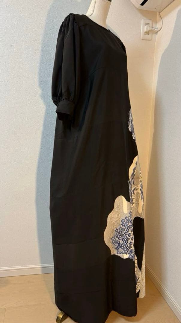 《150cm／LL〜3L》黒留袖リメイクワンピース ― 青藤と紫花の静謐