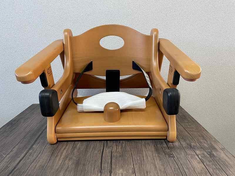 ①【未使用品】コンビ　ブースターシート　BU11　幼児補助イス